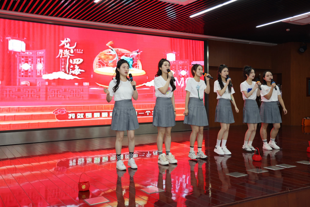 婦兒支部的《歌曲串燒》.jpg